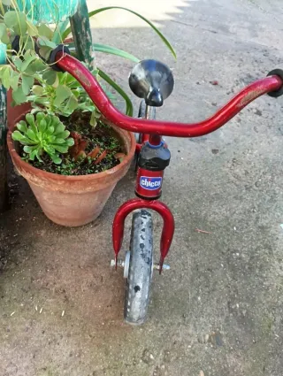 Bicicleta infantil roja Chicco