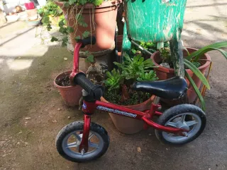 Bicicleta infantil roja Chicco