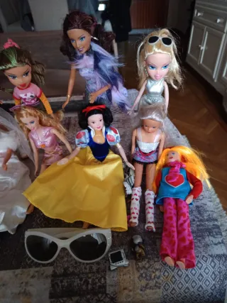 Bambole Bratz, Barbie e altre