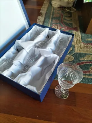 Set di 6 calici d'acqua con incisione cristallina