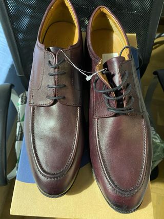 Zapatos Dustin color Burdeos/Berenjena Talla 45