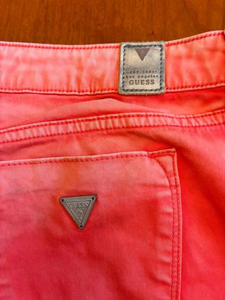 Vaqueros Guess Rojos