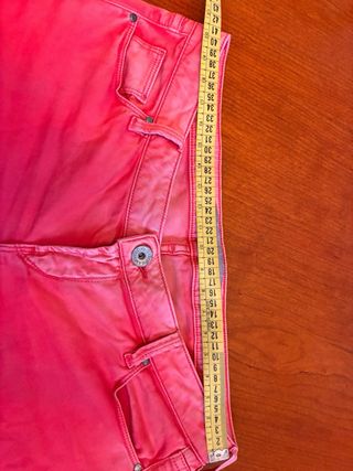 Vaqueros Guess Rojos