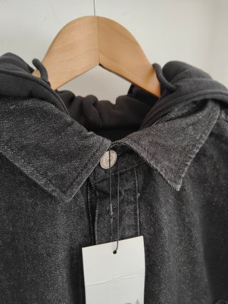 Chaqueta Zara Negra con Capucha