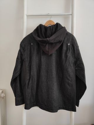 Chaqueta Zara Negra con Capucha