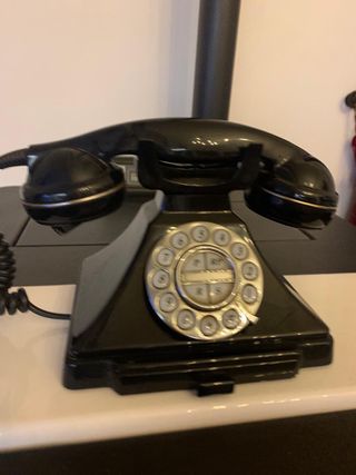 Telefono vintage nero con cassetto