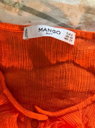 Top naranja Mango Talla XS con volantes