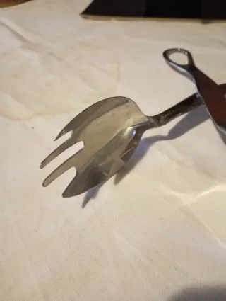 Pinza per alimenti in metallo