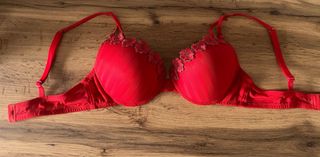 Sujetador rojo Promise con encaje y push up.