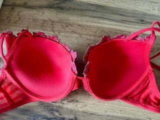 Sujetador rojo Promise con encaje y push up.