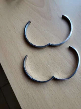 Pulseras plateadas estilo Cartier