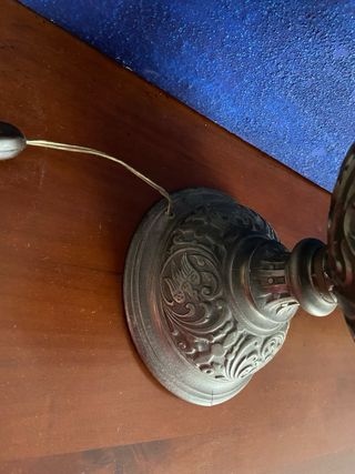 Lámpara de mesa antigua metal