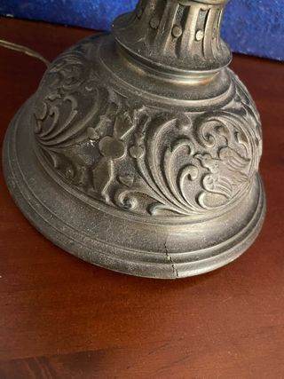 Lámpara de mesa antigua metal