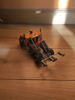 Meccano Camión Naranja
