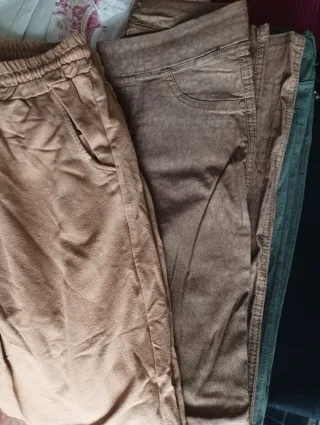 Lote de pantalones marrones y grises