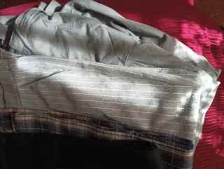 Lote de pantalones marrones y grises