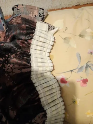 Cortinas satinadas moradas, grises y marrones