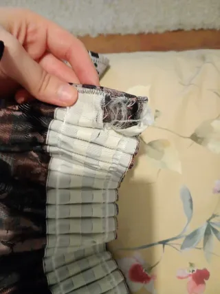 Cortinas satinadas moradas, grises y marrones