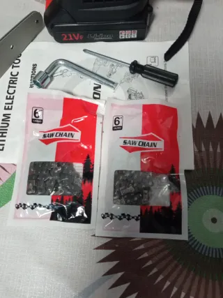 Mini motosierra 21V 6 pulgadas con 2 baterías