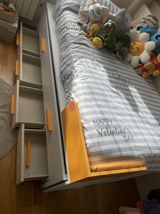 Cama infantil, Armario y mesillas de noche