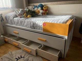 Cama infantil, Armario y mesillas de noche