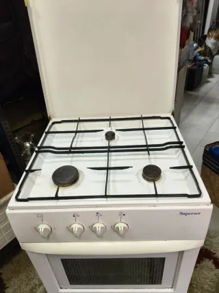 Cocina de gas blanca 3 fuegos