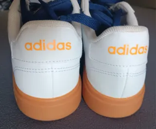 Botines Adidas Blancos y Azules