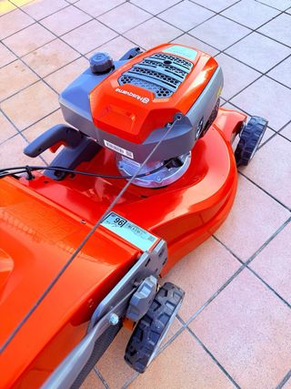 cortacesped Husqvarna LC 247 s