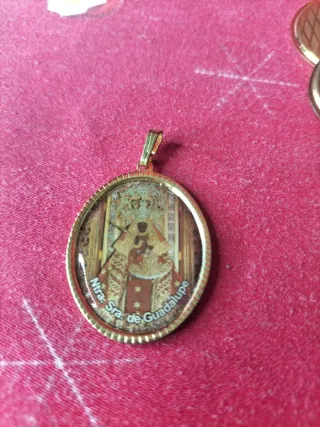 Lote 5 medallas religiosas