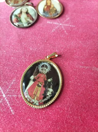 Lote 5 medallas religiosas
