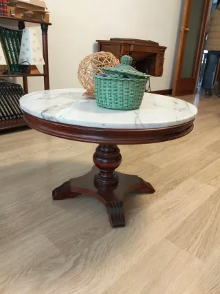 Mesa redonda mármol y madera