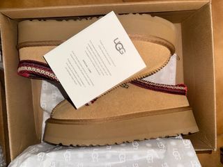 Ugg Tazz Zuecos Beige