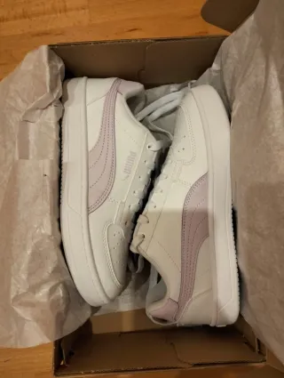Zapatillas Puma niña Talla 36 Blancas