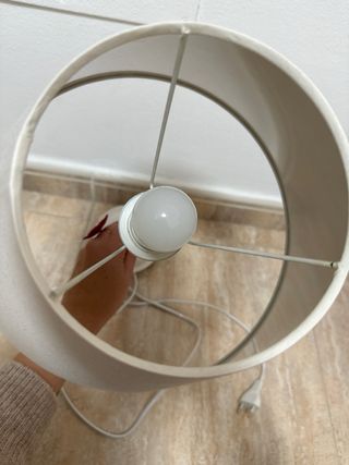 Lámpara de mesa Zara Home blanca