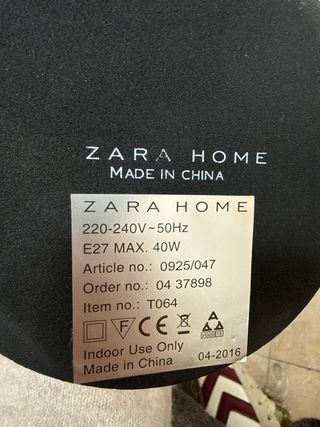 Lámpara de mesa Zara Home blanca