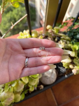 Anillo “invisible” de plata y moissanita 1Ct
