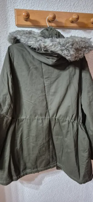 Chaqueta Koroshi verde con capucha