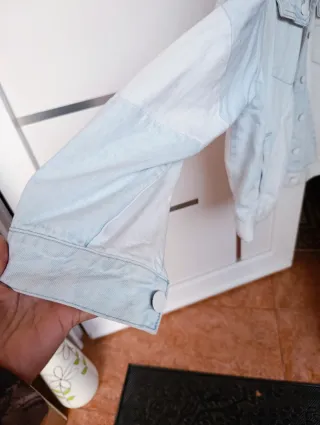 Cazadora vaquera Bershka Patchwork Talla M