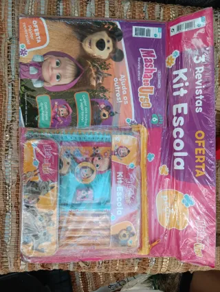 Kit Escolar Masha e o Urso com Revista