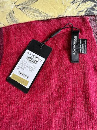 Bufanda roja/granate nueva con etiqueta