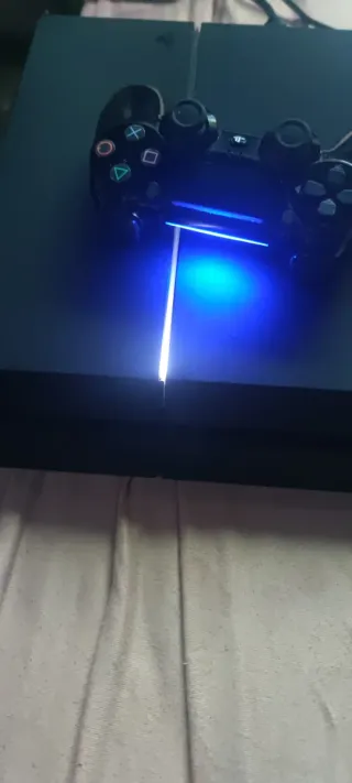 PS4 1TB Negra + Mando