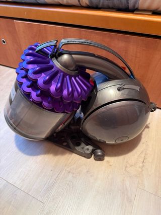 Aspirapolvere Dyson DC52 con accessori