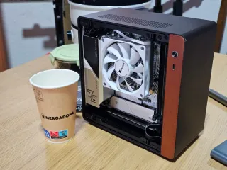 Mini PC 14400f y rtx 5060 32gb