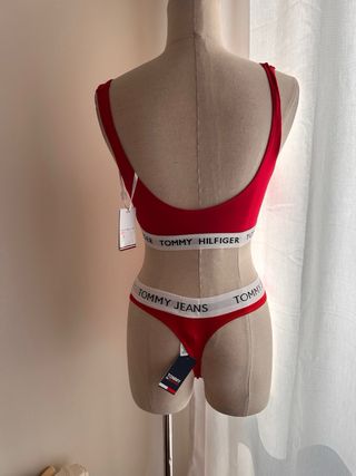 Conjunto Tommy Hilfiger Rojo Tanga y Sujetador