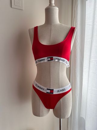 Conjunto Tommy Hilfiger Rojo Tanga y Sujetador