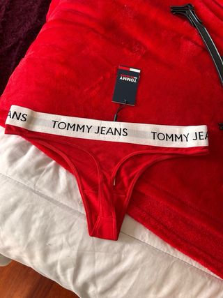 Conjunto Tommy Hilfiger Rojo Tanga y Sujetador