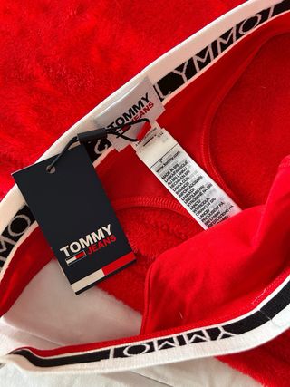 Conjunto Tommy Hilfiger Rojo Tanga y Sujetador