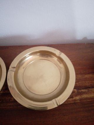 Cenicero antiguo bronce