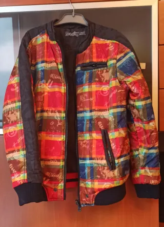 Anorak Desigual niño Talla 7-8