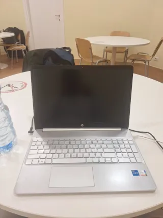 HP 15 Laptop i5 11ª Gen 16GB 512GB SSD